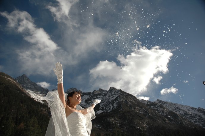 调出高原雪山下的美丽新娘的经典教程