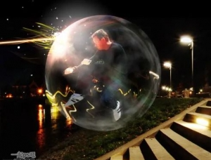 滤镜作图，在ps中用滤镜制作人在气体保护球的奇幻效果