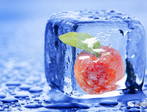 冰雪效果，通过PS将水果融入冰块